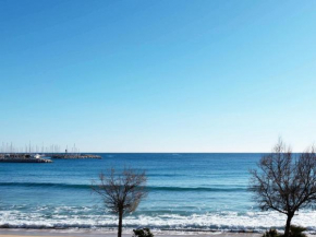 Studio climatisé au Lavandou, 1er étage, accès plage, équipements complets - FR-1-803-16